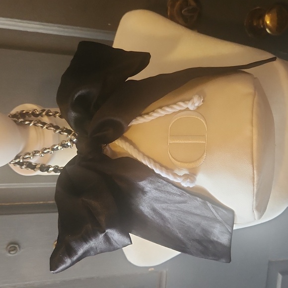 CHRISTIAN DIOR POUCH NWOT - Picture 10 of 10